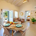 Paxos Vila *