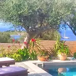 Paxos *